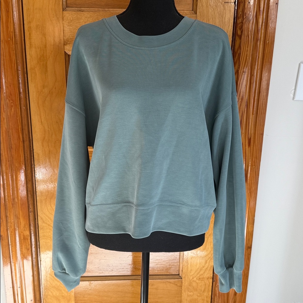 NWOT Lululemon Softstreme Perfectly Oversized Cropped Crew